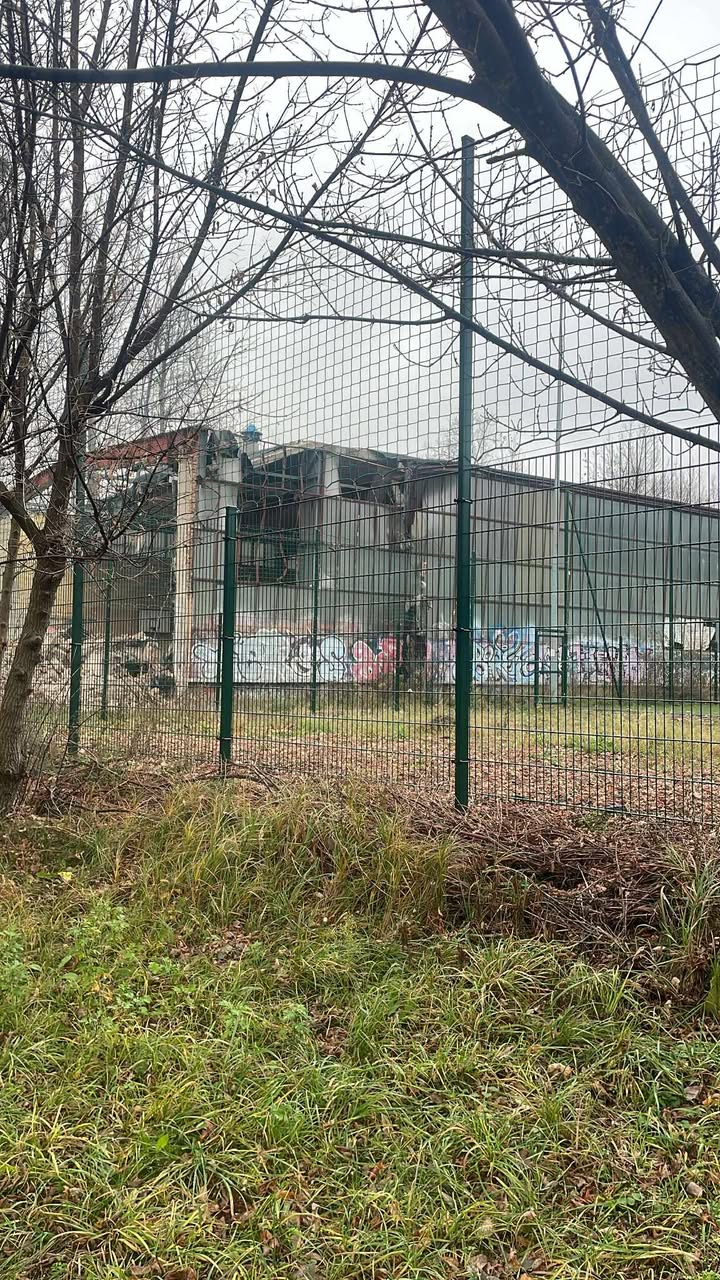 Ruszyła rozbiórka hali sportowej przy ul. ks. Ludwika Tunkla w Kochłowicach