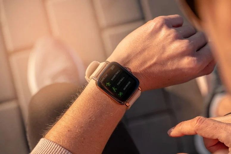 Smartwatch jako modny dodatek: funkcjonalność spotyka styl