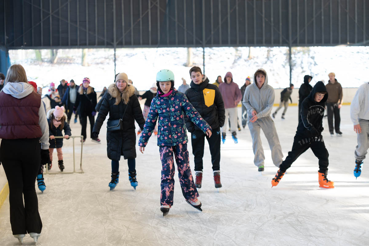 Sezon łyżwiarski oficjalnie rozpoczęty! Za nami otwarcie lodowiska na Burloch Arenie [FOTO