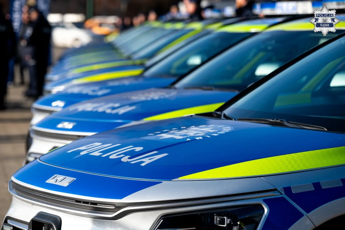 Bezpieczniej i bardziej ekologicznie. Śląska Policja z nowymi radiowozami / fot. Śląska Policja