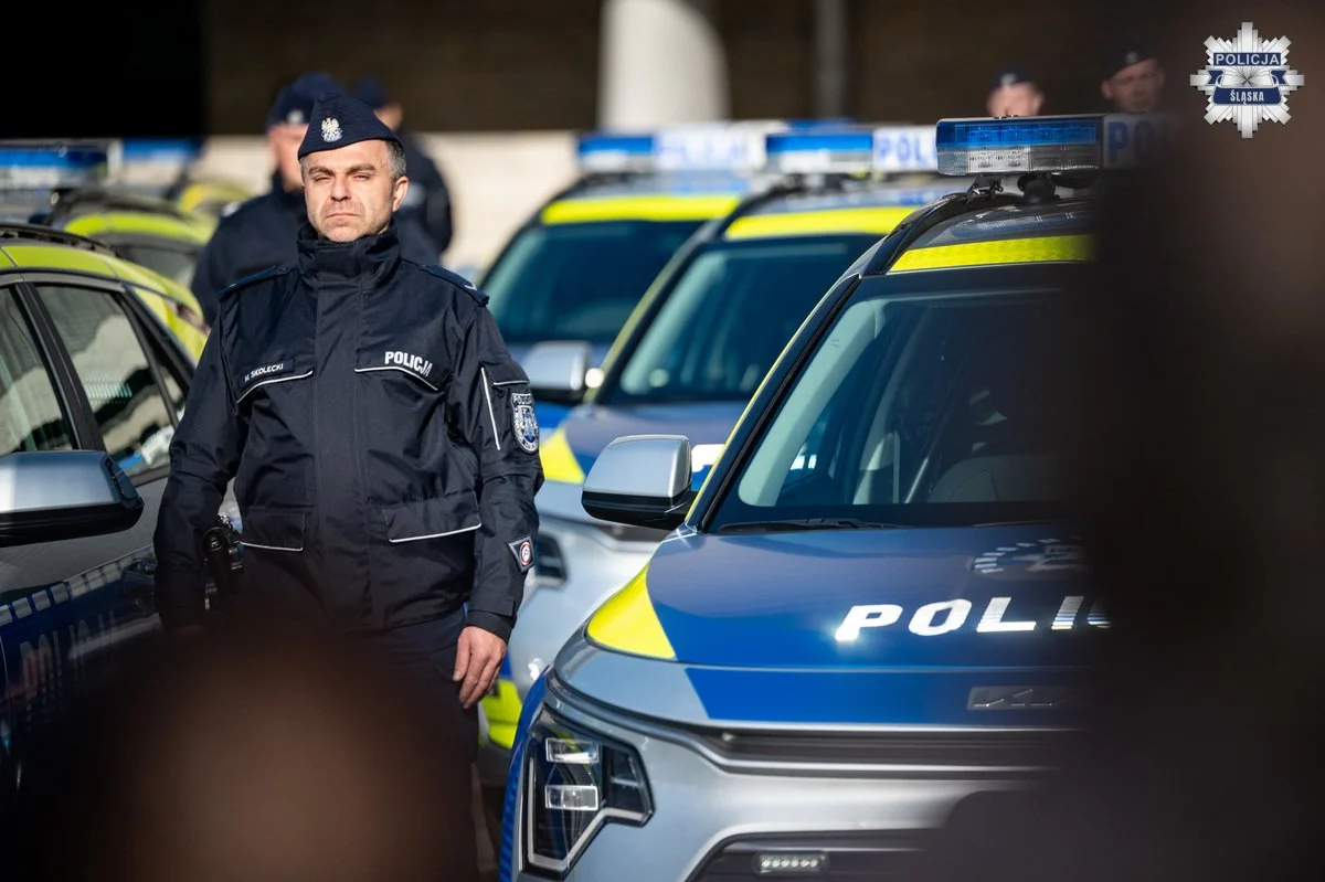 Bezpieczniej i bardziej ekologicznie. Śląska Policja z nowymi radiowozami / fot. Śląska Policja