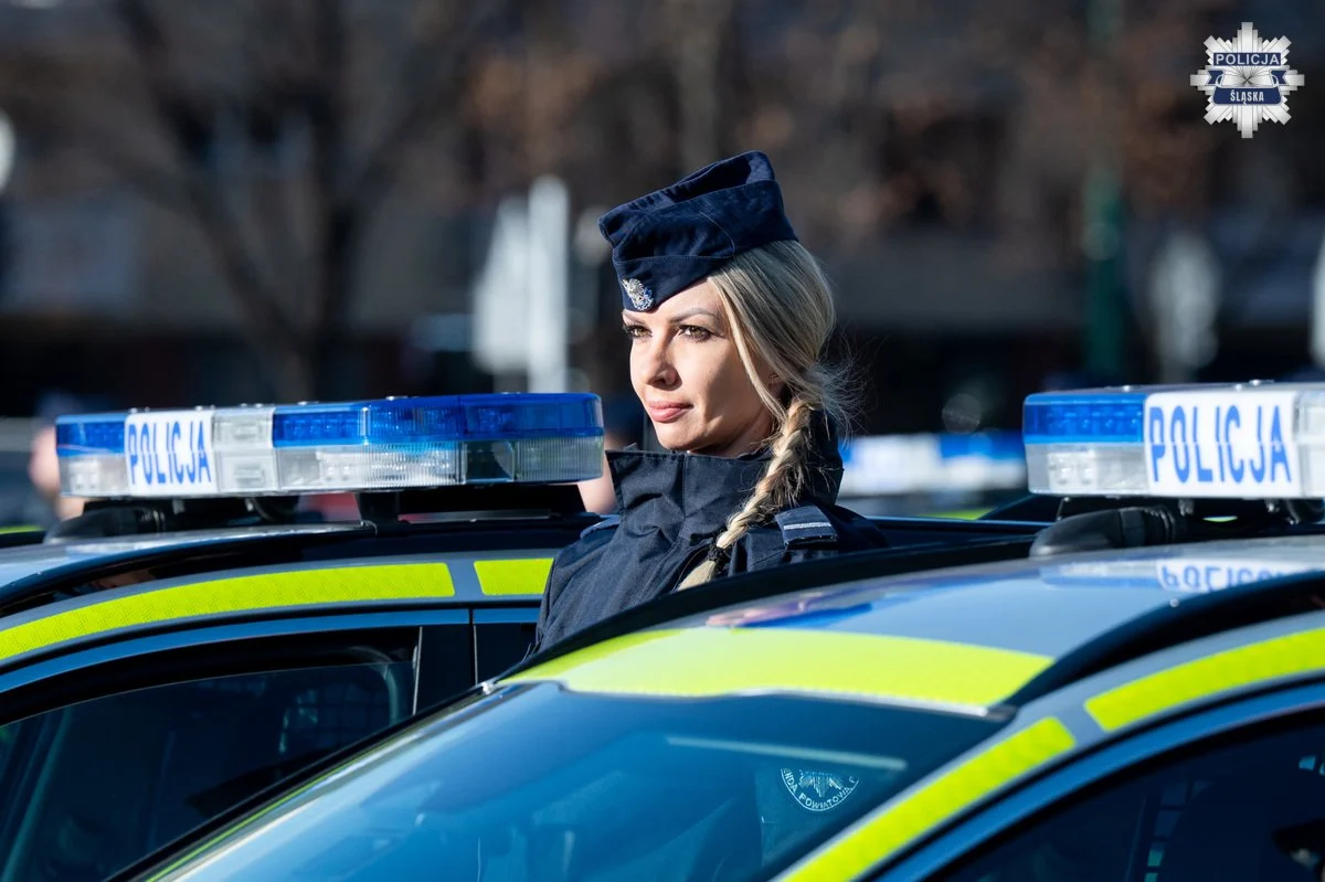 Bezpieczniej i bardziej ekologicznie. Śląska Policja z nowymi radiowozami / fot. Śląska Policja