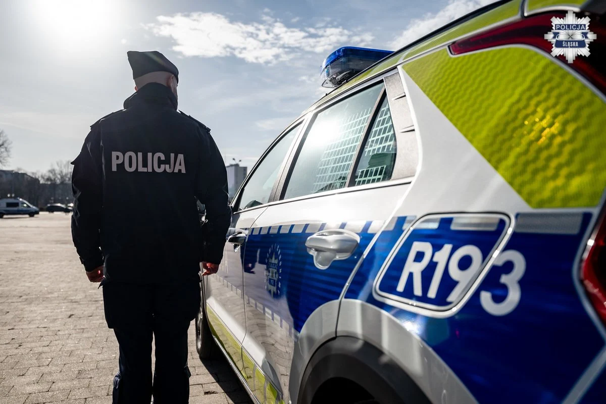 Bezpieczniej i bardziej ekologicznie. Śląska Policja z nowymi radiowozami / fot. Śląska Policja