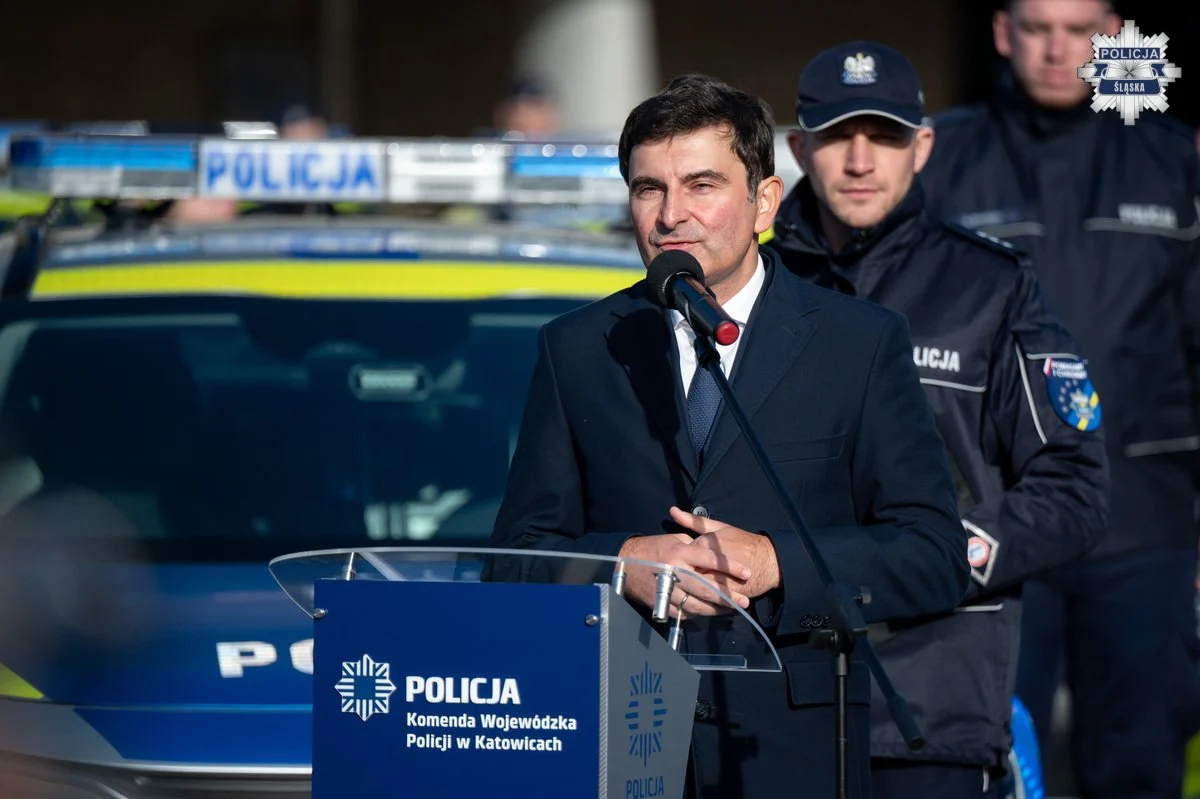 Bezpieczniej i bardziej ekologicznie. Śląska Policja z nowymi radiowozami / fot. Śląska Policja