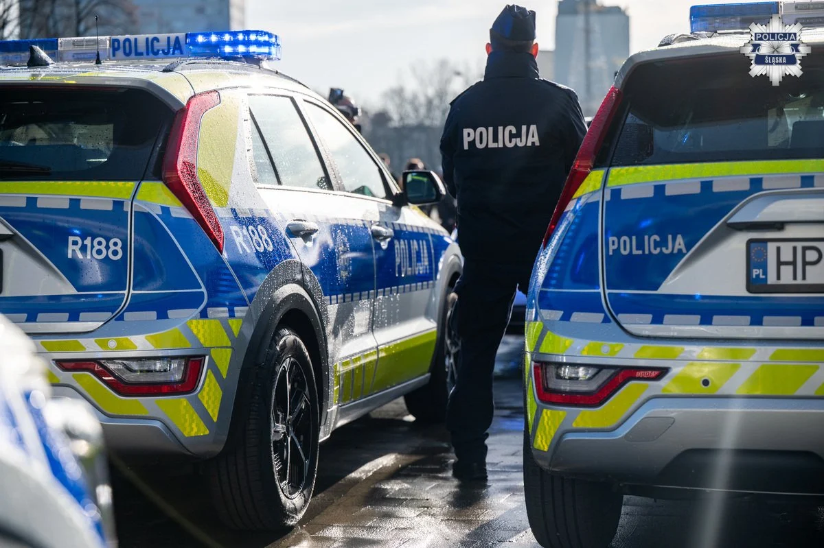 Bezpieczniej i bardziej ekologicznie. Śląska Policja z nowymi radiowozami / fot. Śląska Policja
