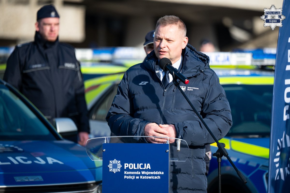 Bezpieczniej i bardziej ekologicznie. Śląska Policja z nowymi radiowozami / fot. Śląska Policja