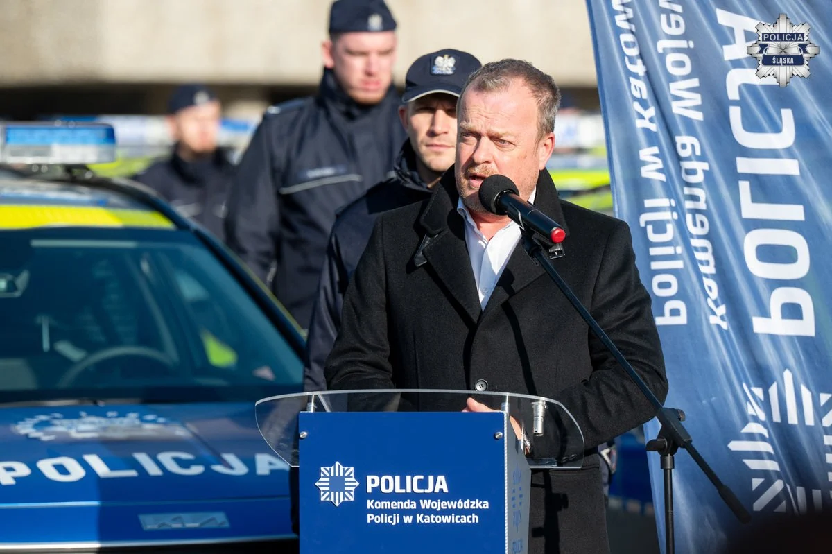 Bezpieczniej i bardziej ekologicznie. Śląska Policja z nowymi radiowozami / fot. Śląska Policja