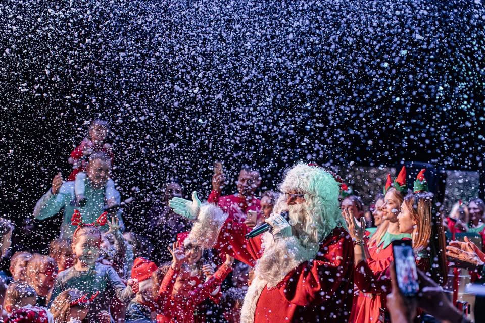 Mikołajkowe widowisko interaktywne "Mikołaj i Elfy"