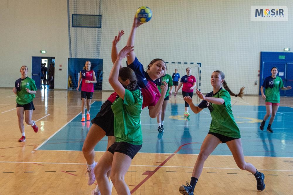 584756240_1578768366896688_2840488277960988850_n