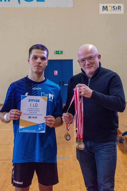 587030214_1578768520230006_7201521832528181820_n