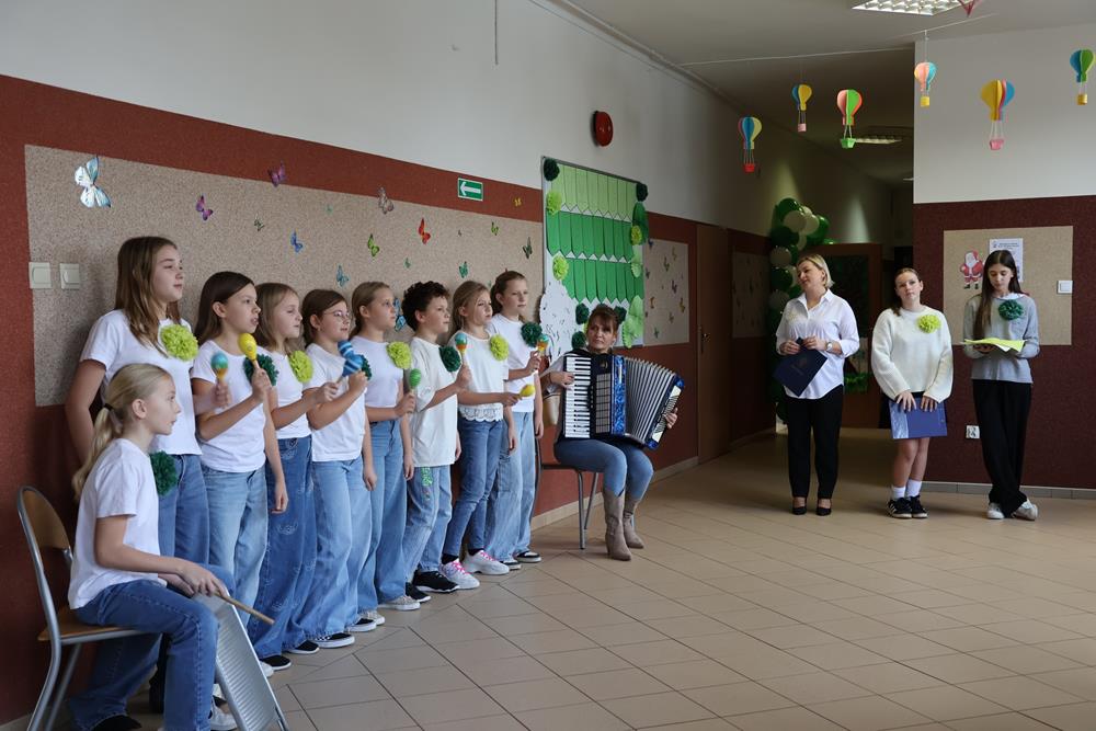 589297312_122192862272329281_4313290985318653346_n