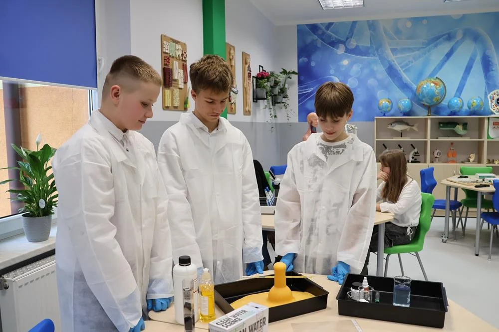 Nowa Zielona Pracownia w Szkole Podstawowej nr 5 – „Kraina Wiedzy” otwarta!