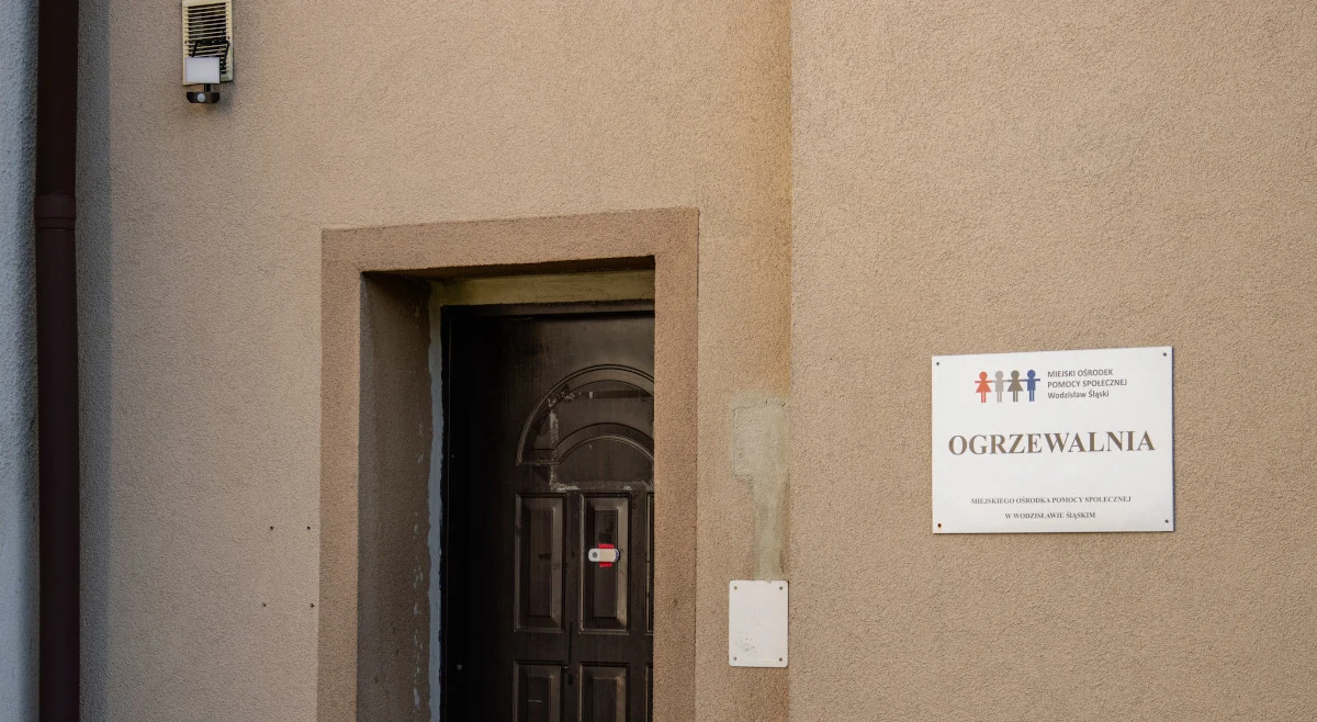 Ogrzewalnia w Wodzisławiu Śląskim – pomoc dla osób bezdomnych w okresie zimowym