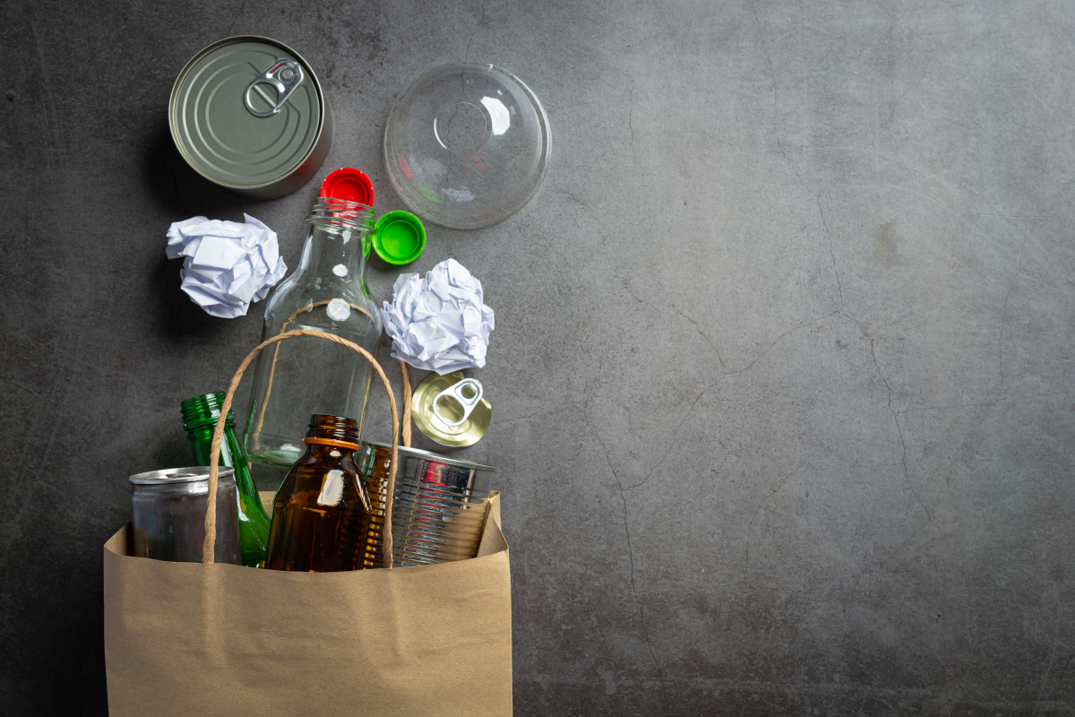 Właściciele nieruchomości niezamieszkałych muszą złożyć oświadczenia do końca 2025 roku