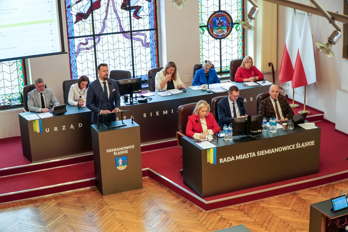 Trudna sytuacja finansowa szpitala i zmiany w budżecie – relacja z sesji Rady Miasta