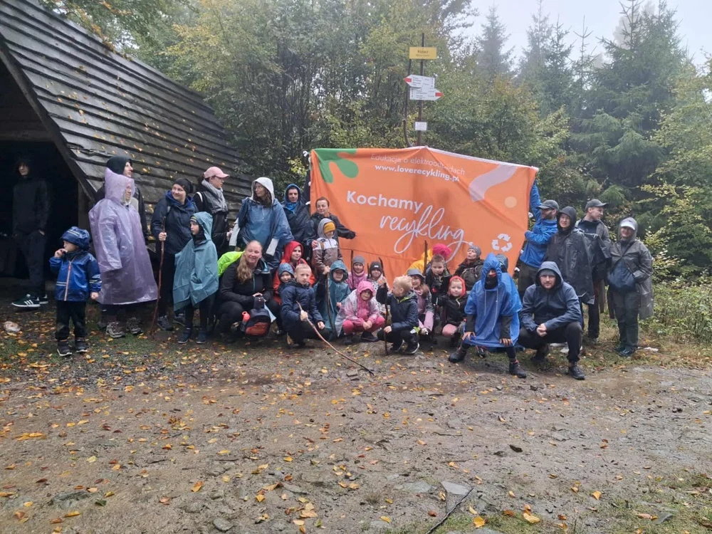 Przedszkolaki „Zdrowych Jagódek” zamieniają elektrośmieci na górską przygodę!