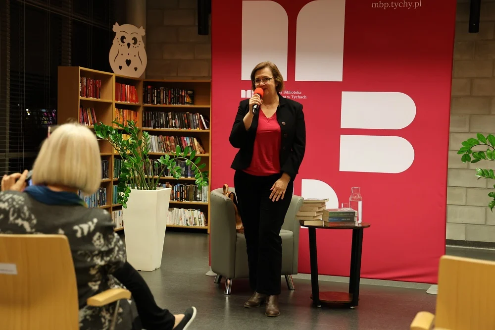 "Spotkanie z Agnieszką Krawczyk w Miejskiej Bibliotece Publicznej w Tychach