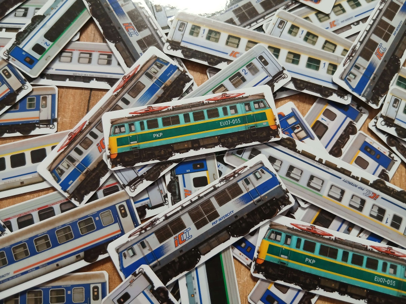 Magnesy pociągów na lodówkę. Nowy zestaw 16 szt.