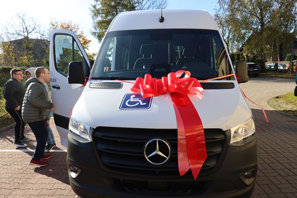 Nowy bus dla Warsztatów Terapii Zajęciowej / fot. UM Piekary Śląskie