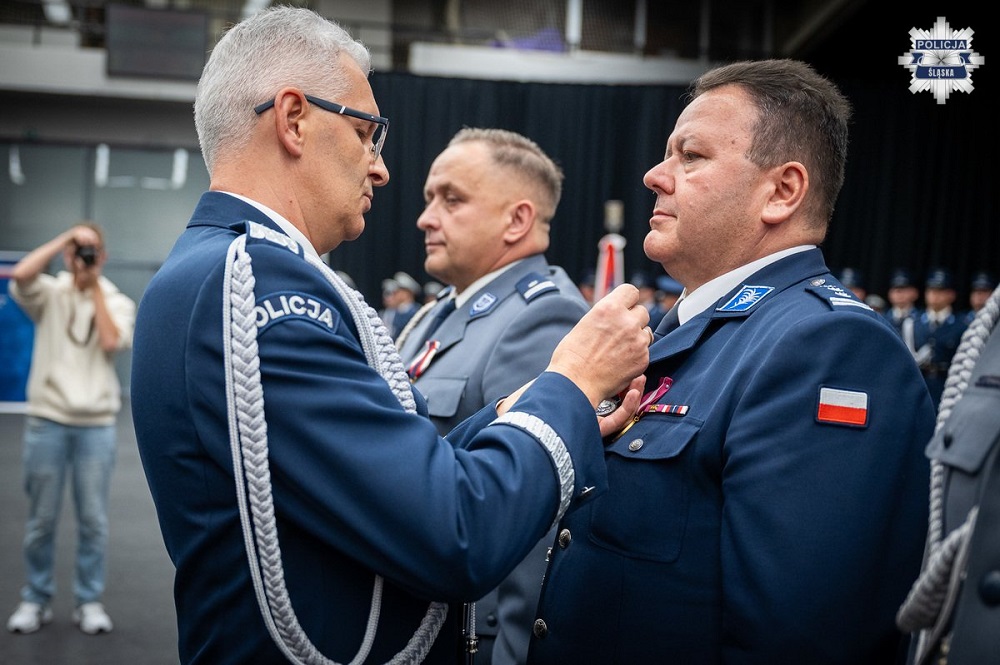 Piekarski Komendant odznaczony Srebrną Odznaką „Zasłużony Policjant”