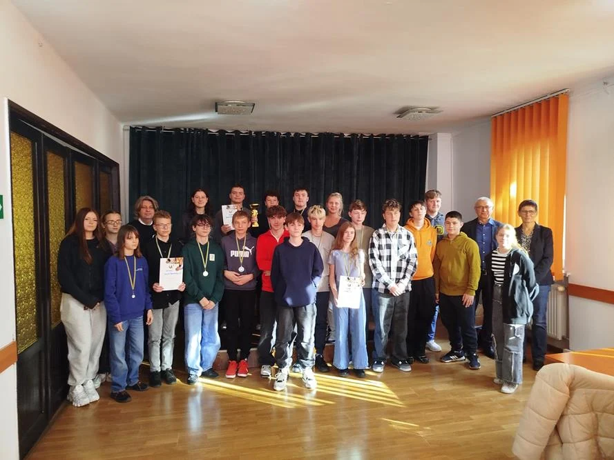 Szkoły Podstawowe w Piekarach Śląskich walczyły o tytuł mistrza w szachach!