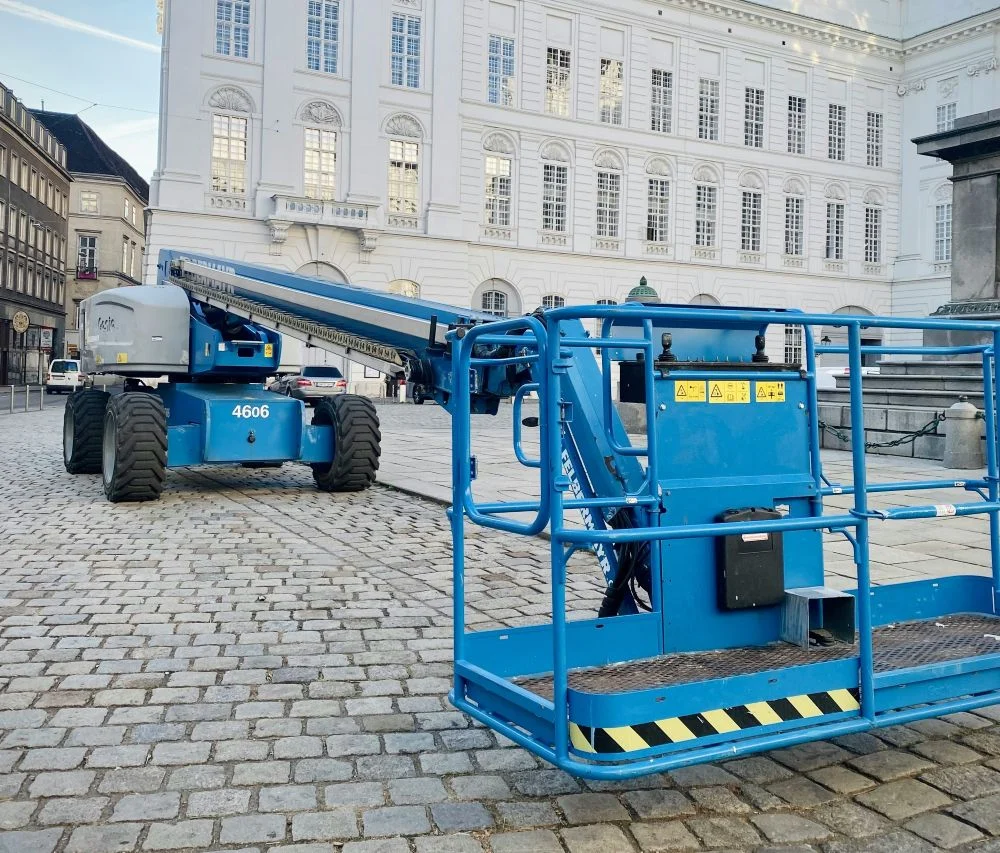 Mobilność i funkcjonalność podnośników na przyczepie