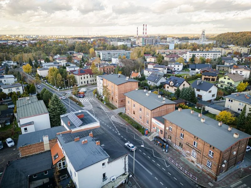 Chwałowice odzyskują blask: remonty familoków przy ul. 1 Maja