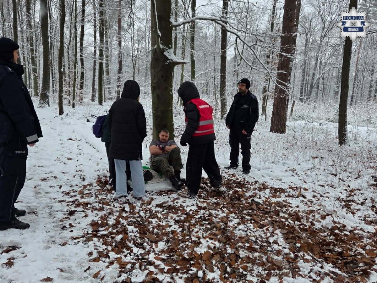 Policjanci wspierali harcerzy podczas Gry Miejskiej z elementami pierwszej pomocy
