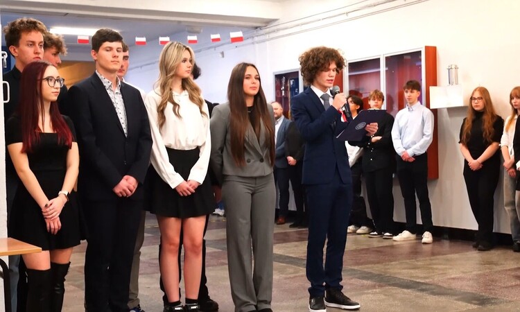 Kapsuła czasu w Elektroniku – niezwykłe obchody 60-lecia szkoły w Sosnowcu