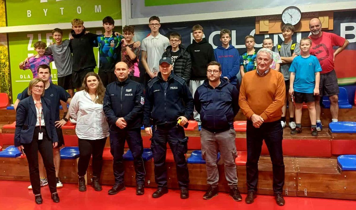 Bytomscy policjanci o cyberbezpieczeństwie – spotkanie z mieszkańcami Miechowic