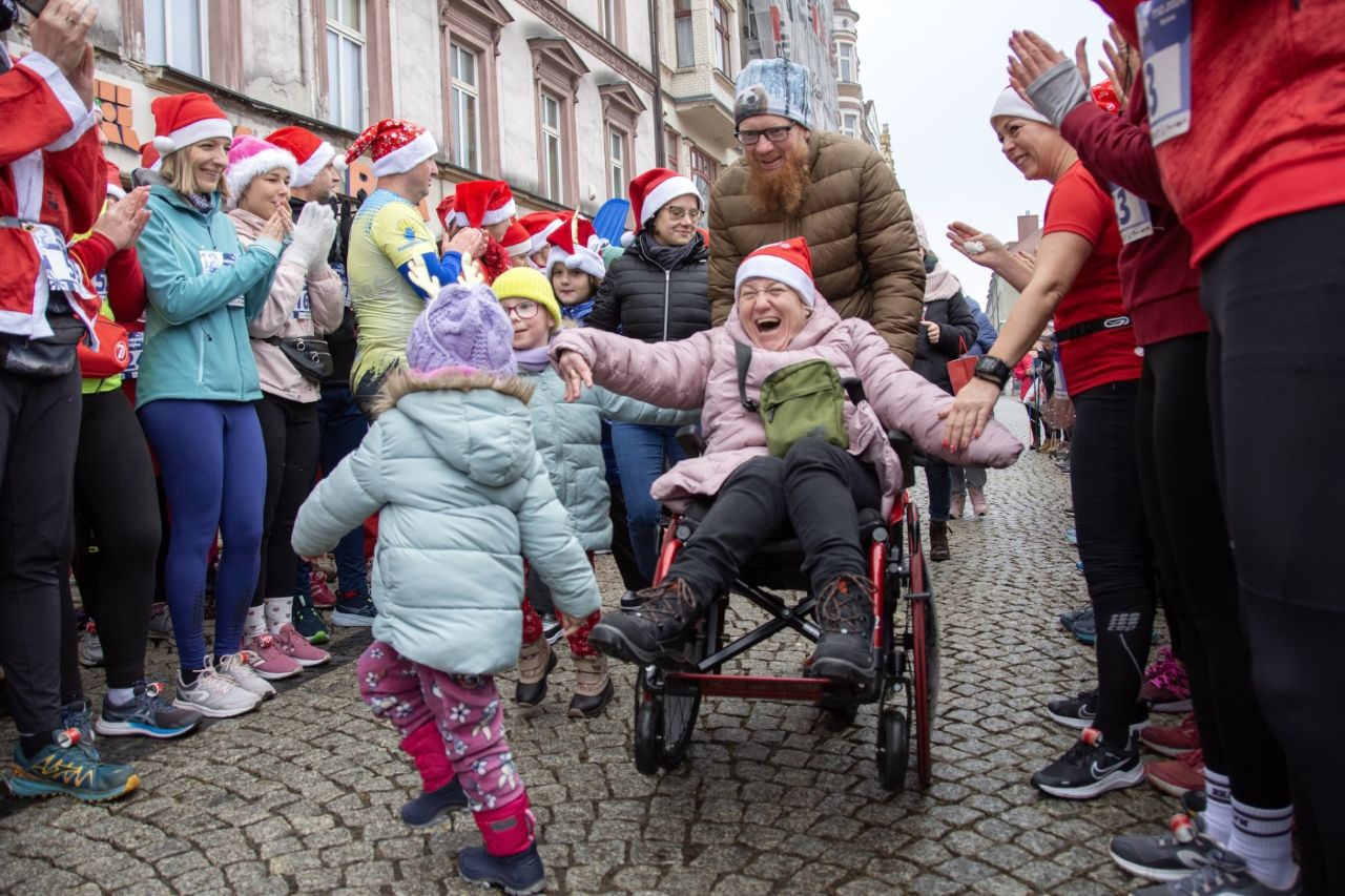 Bieg Świętych Mikołajów wraca do Bytomia – charytatywna akcja już 6 grudnia