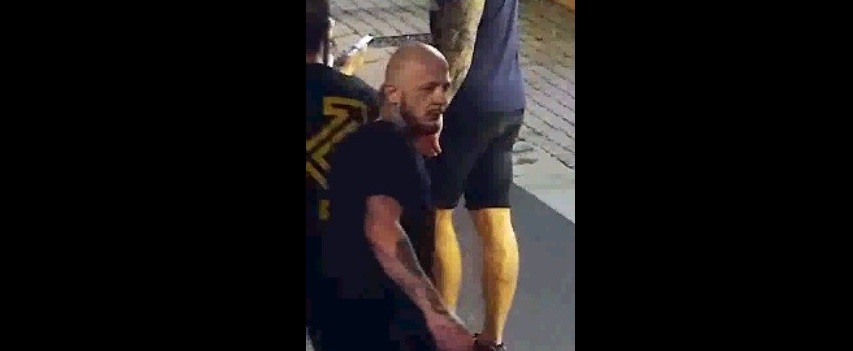 Policja z Katowic poszukuje mężczyzny podejrzewanego o napaść i dyskryminację