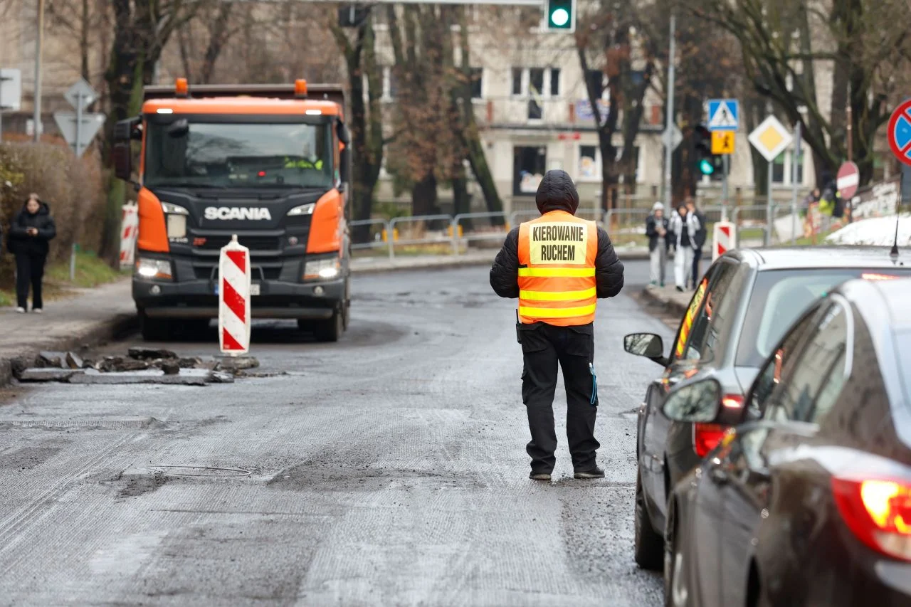 Rozpoczęła się przebudowa nawierzchni ul. Iłłakowiczówny