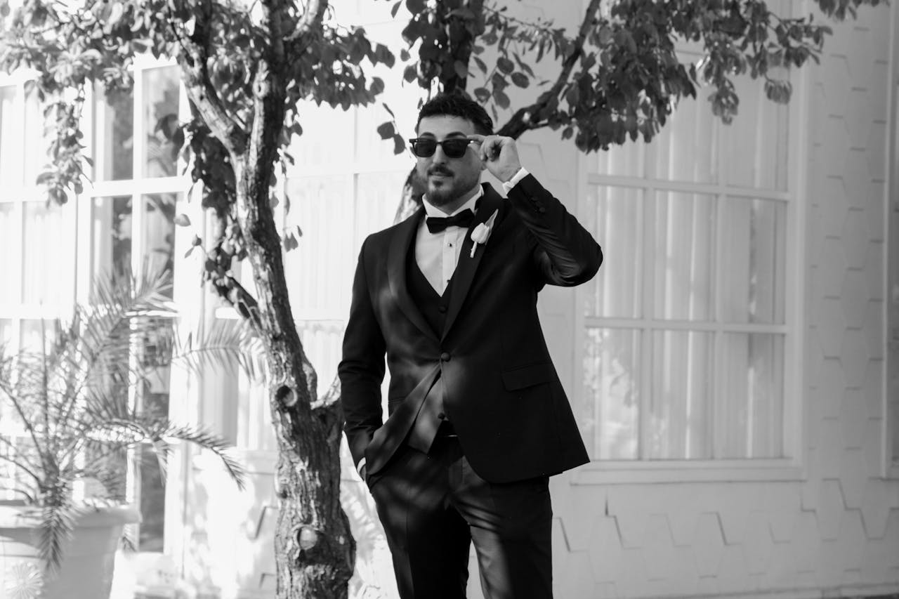 Moda męska 2026 — męskie srebrne łańcuszki z krzyżem