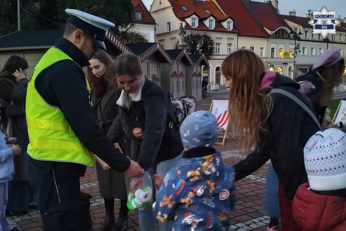 Żorscy policjanci włączyli się w akcję czytania
