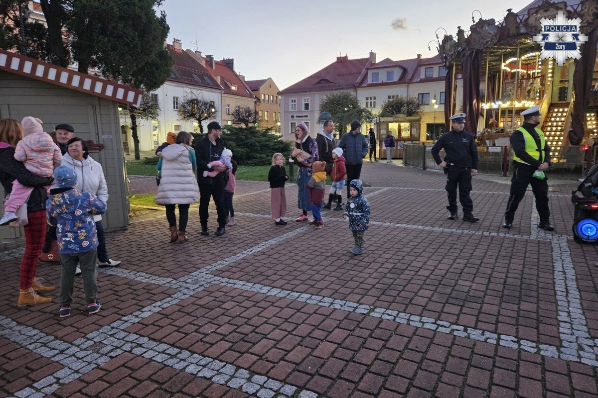 Żorscy policjanci włączyli się w akcję czytania