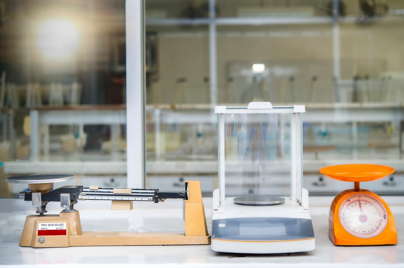 Wpływ warunków otoczenia na dokładność wag