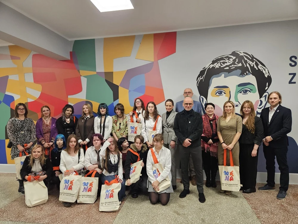 Maria Jarema patronką Liceum Sztuk Plastycznych w Żorach – 10-lecie szkoły pełne emocji