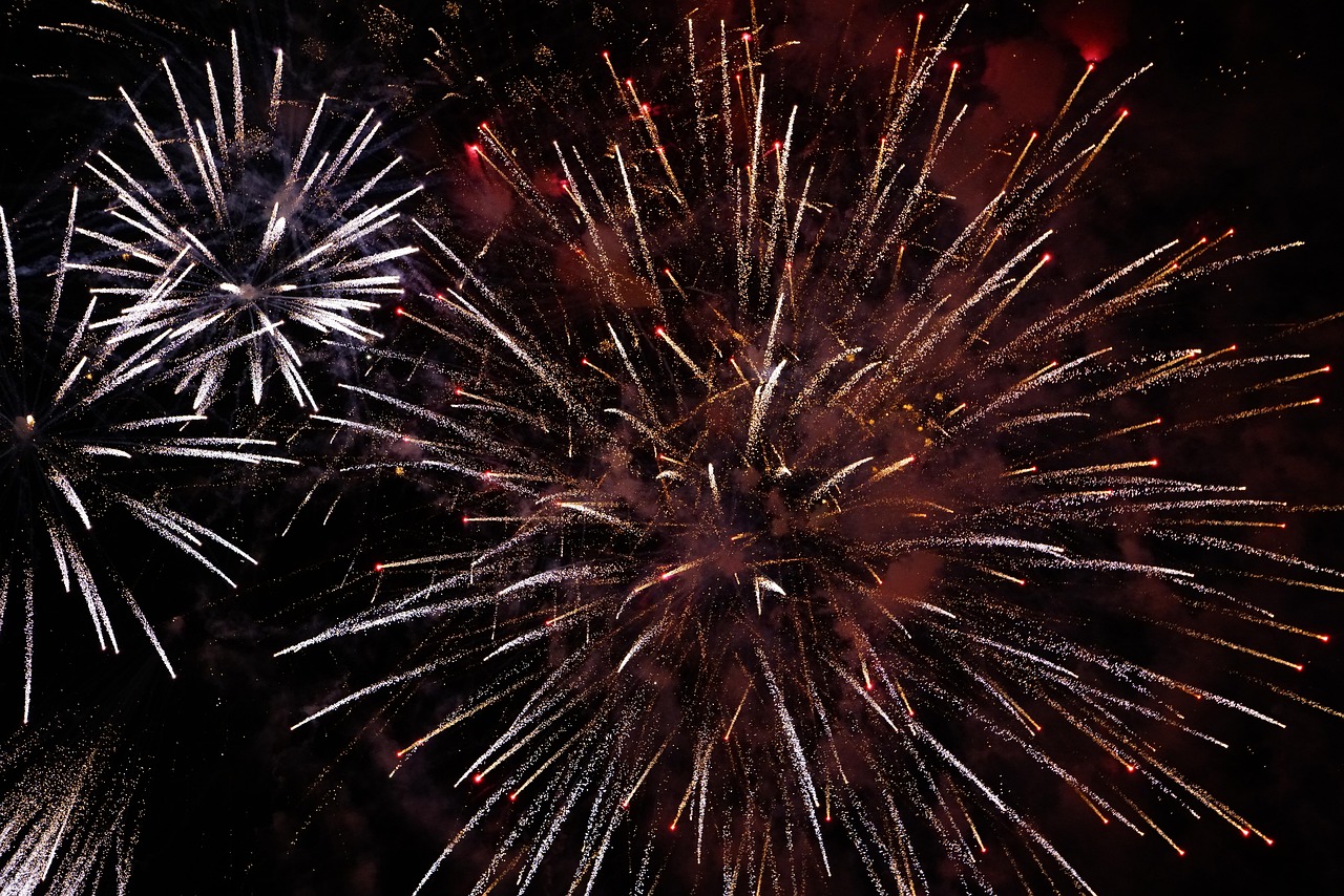 Filmowy Sylwester w Kinie na Starówce – trzy filmy, pyszne jedzenie i szampan!