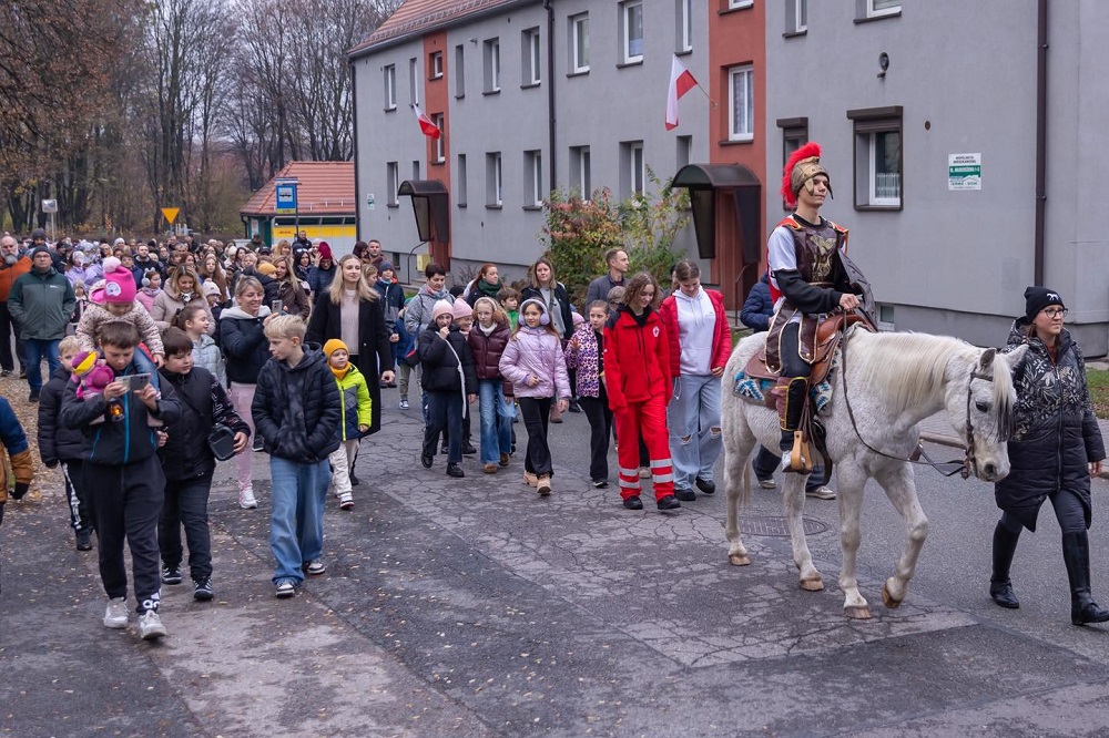 Dzień Świętego Marcina w Rokitnicy – Zabrze świętowało tradycje z barwnym pochodem