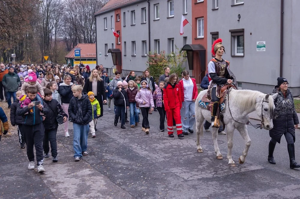 Dzień Świętego Marcina w Rokitnicy – Zabrze świętowało tradycje z barwnym pochodem