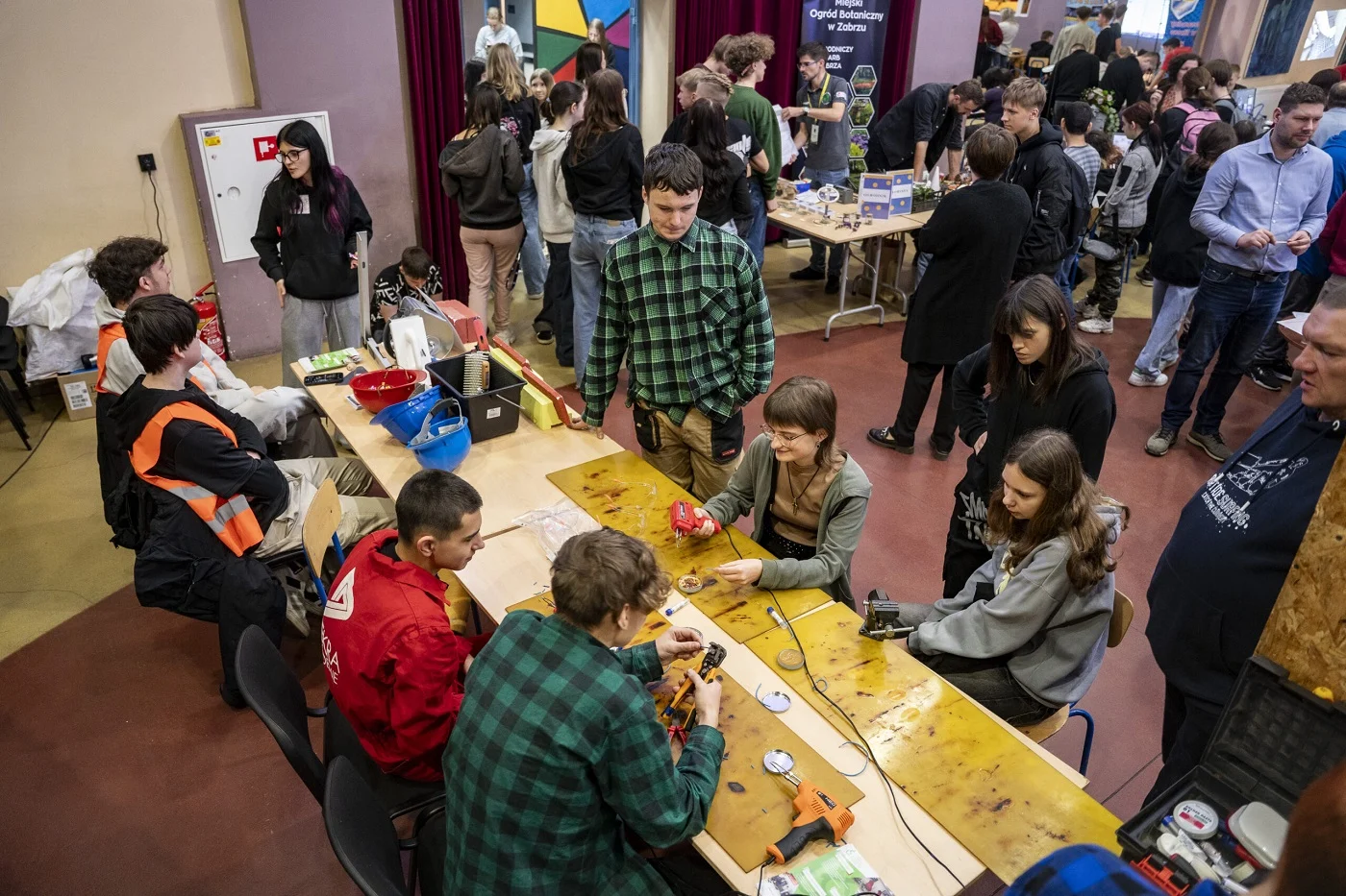 „Zawód od kuchni” w Zabrzu – młodzież poznała realia rynku pracy [FOTO]