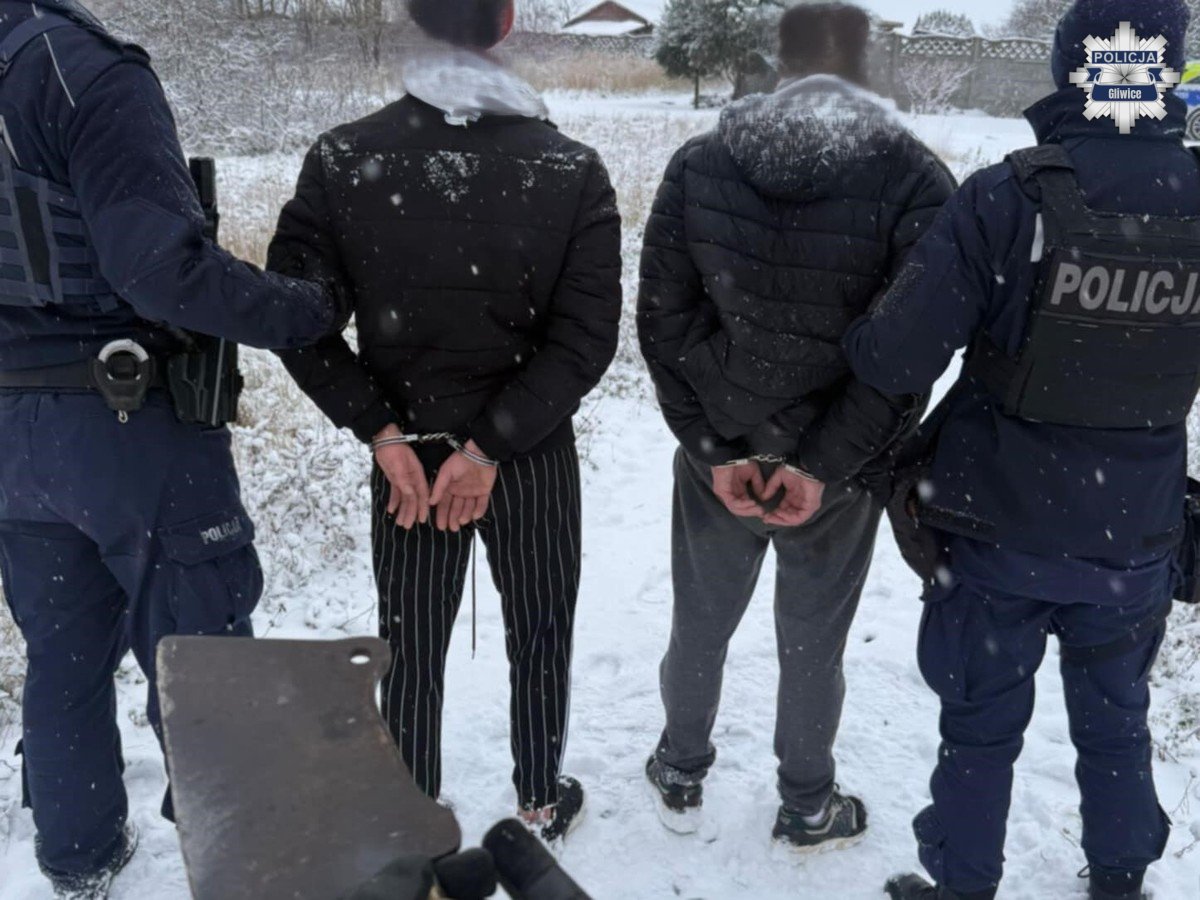 Zatrzymani za kradzież kabli ze stacji ładowania pojazdów elektrycznych