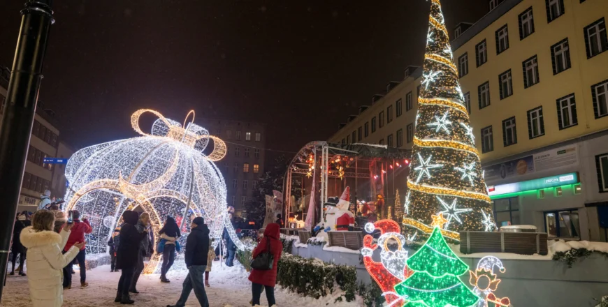 Rozświetlenie choinki w Zabrzu: Militarny Mikołaj wraca na Plac Wolności!