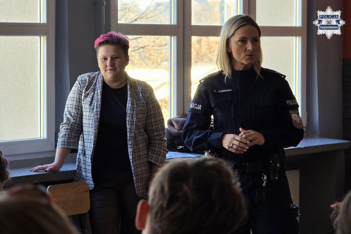Hejt rani jak przemoc – profilaktyczne spotkanie licealistów ze świętochłowicką policją