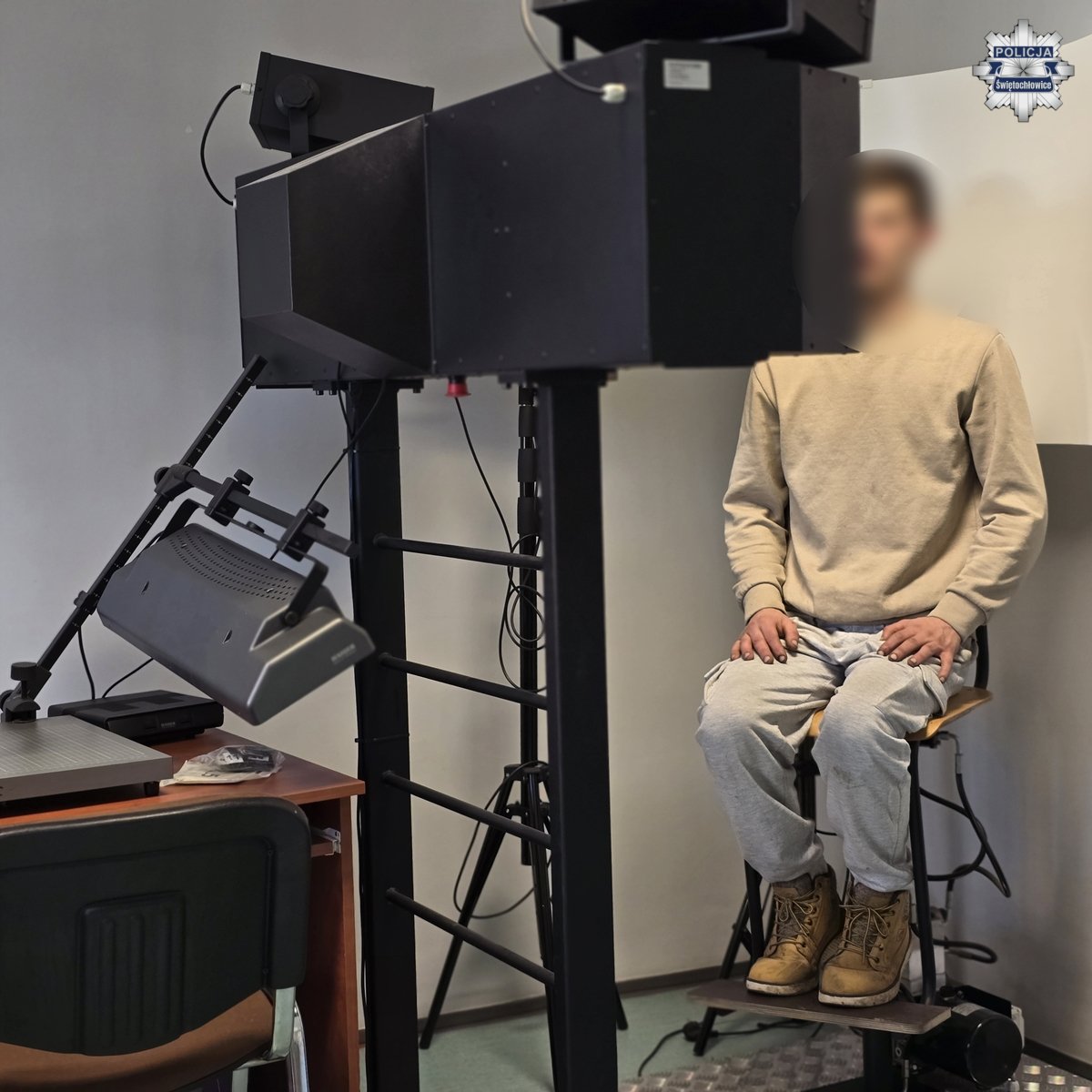 Przywiązał psa do kaloryfera i opuścił wynajmowany lokal. 22-latek odpowie za znęcanie się