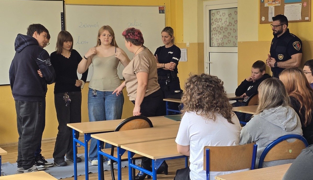 Profilaktyka przeciw hejtowi w SP nr 19 – służby uczą, jak reagować
