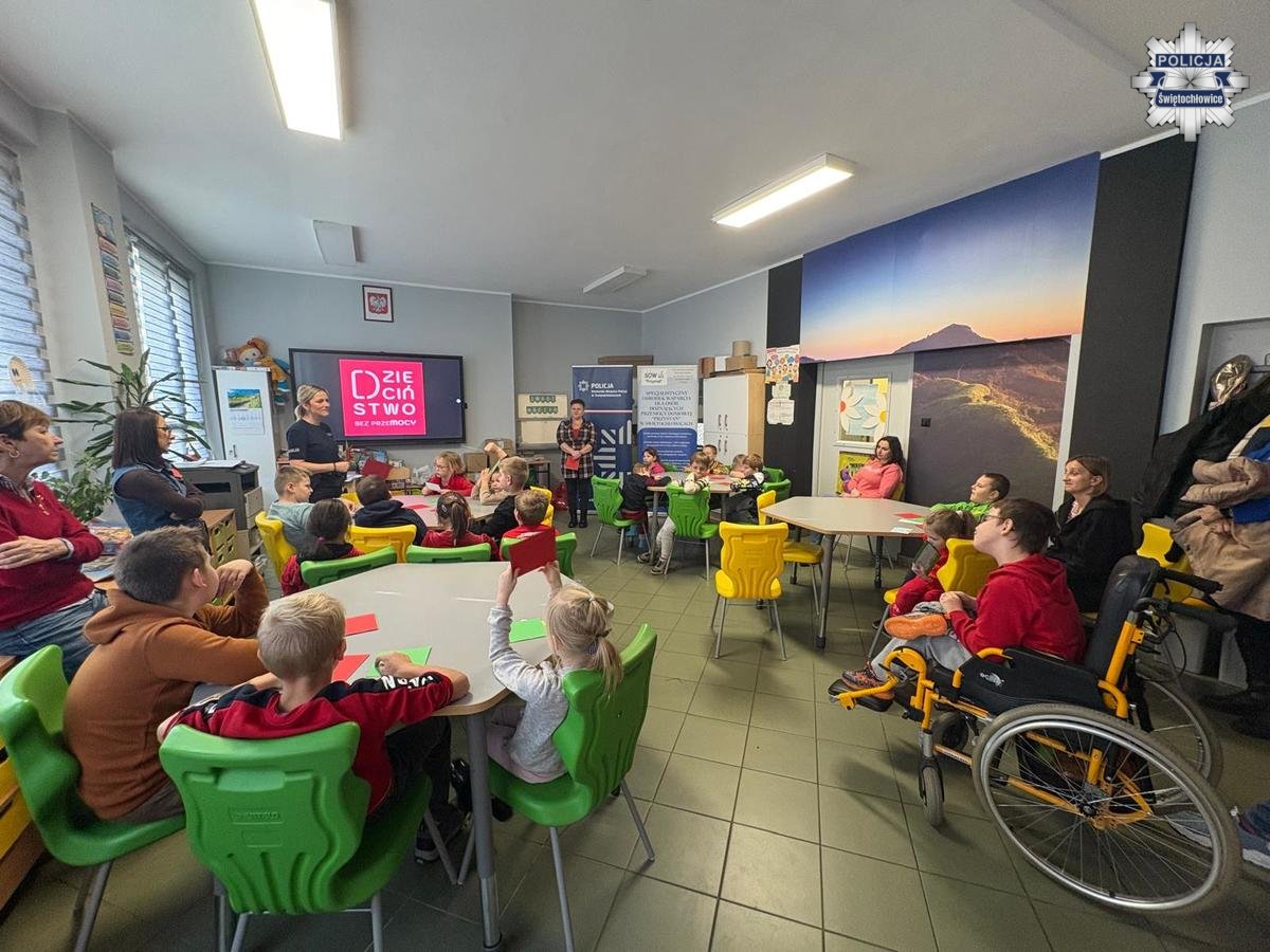 „Dzieciństwo bez przemocy” – spotkanie profilaktyczne w Szkole Podstawowej nr 10