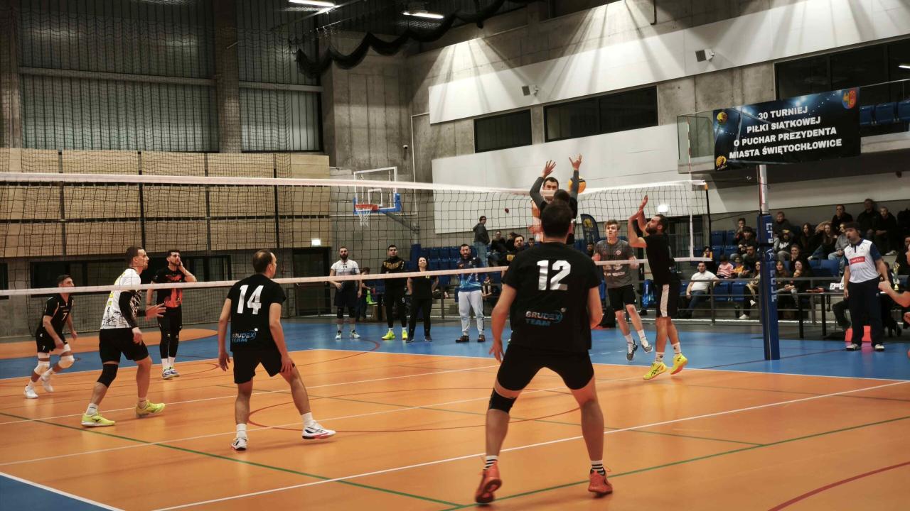 Jubileuszowy Turniej Siatkówki 4