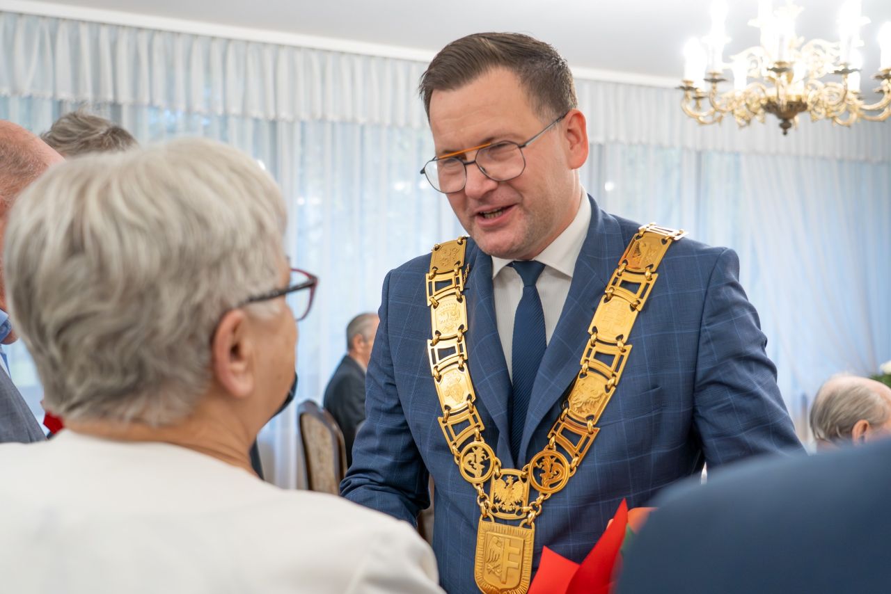 Chorzów świętuje małżeńskie jubileusze – nawet 60 lat razem!